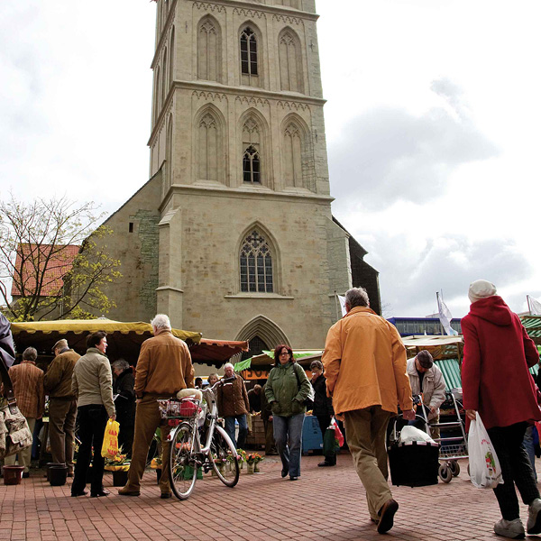 Stoeybild Wochemarkt Besucher